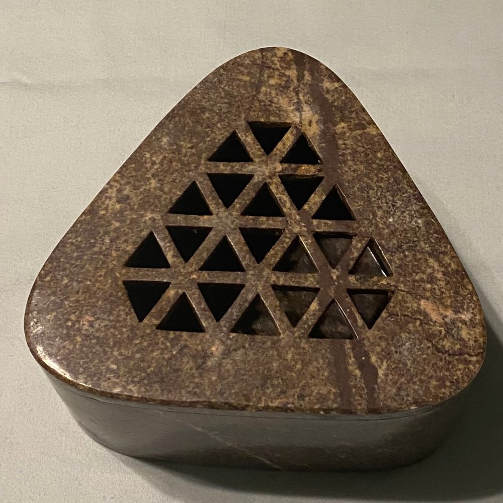 TRIANGLE STONE INCENSE CONTAINER BOX